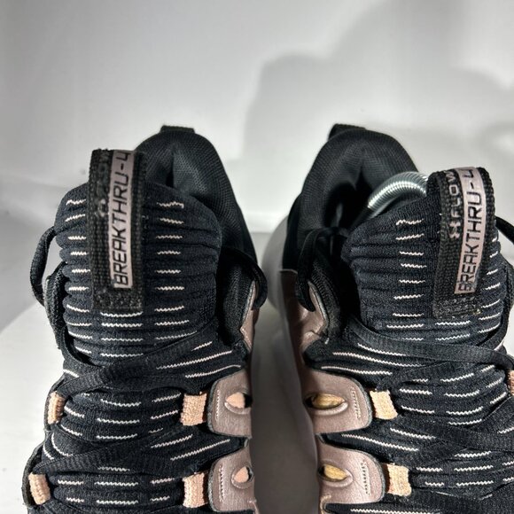Under Armour Flow Breakthru 4 Womens Size 9 Basketball Shoes Black Gold Sneakers - Picture 3 of 11